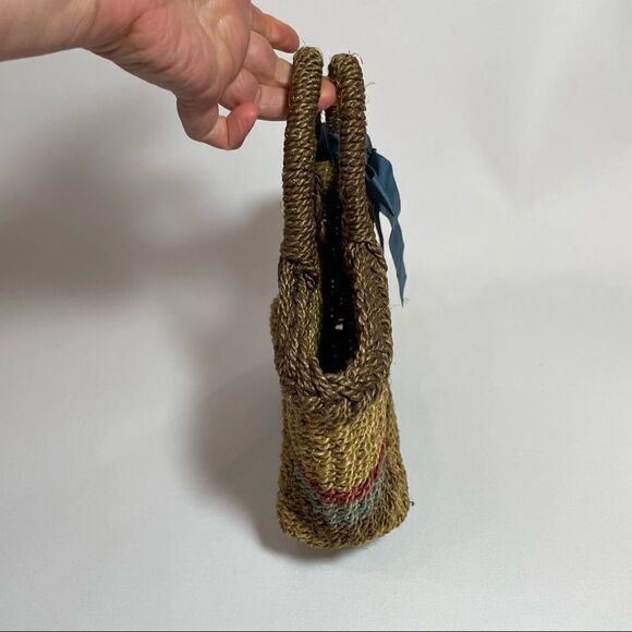 Petite handmade basket 🧺 tote with blue grosgrain ribbon from Whole Foods - Picture 7 of 8